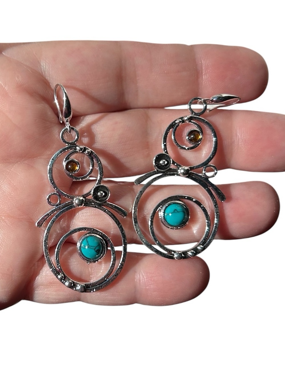 New Silver Modern Design Earring - Picture 8 of 8